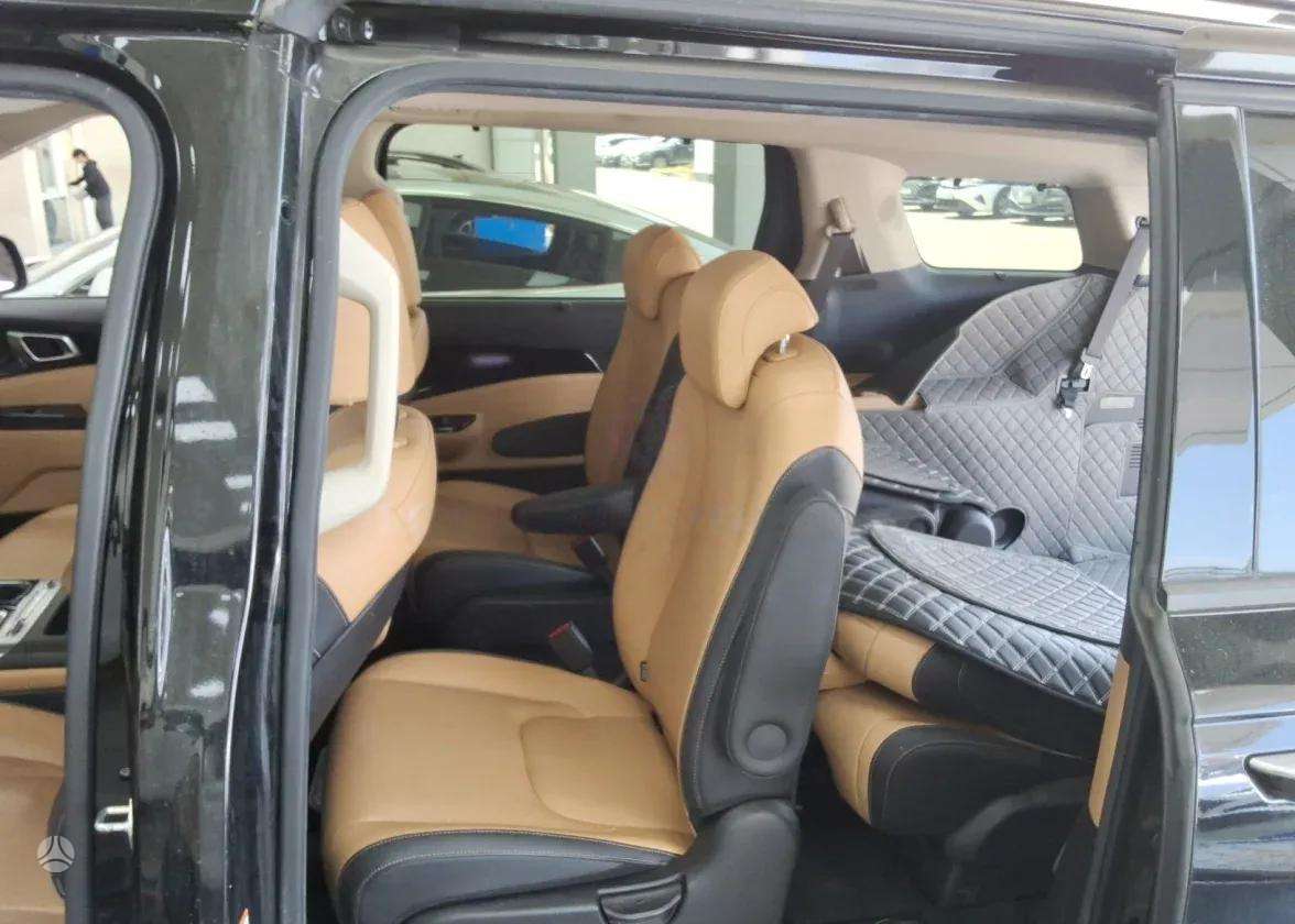 Kia Carnival, 2.2 l., Минивэн