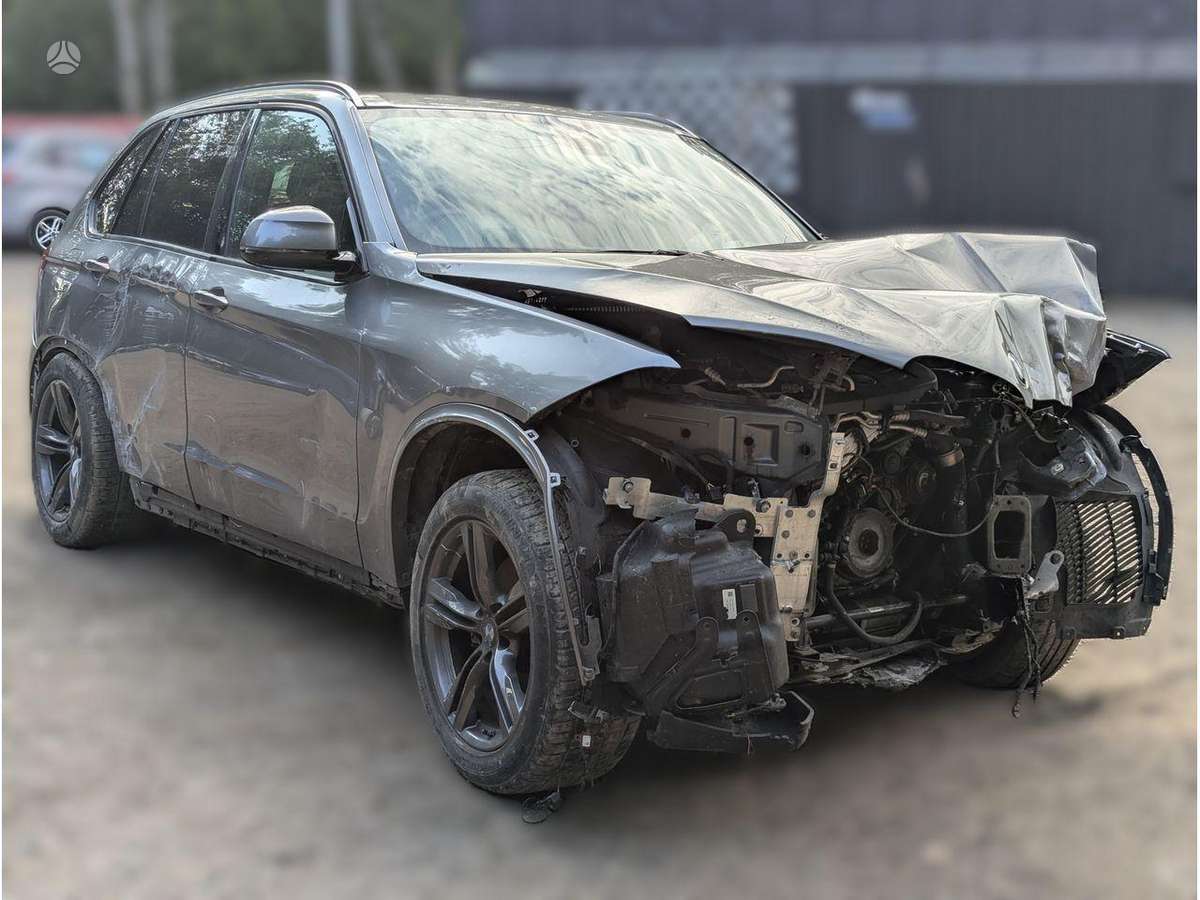 BMW X5 engine