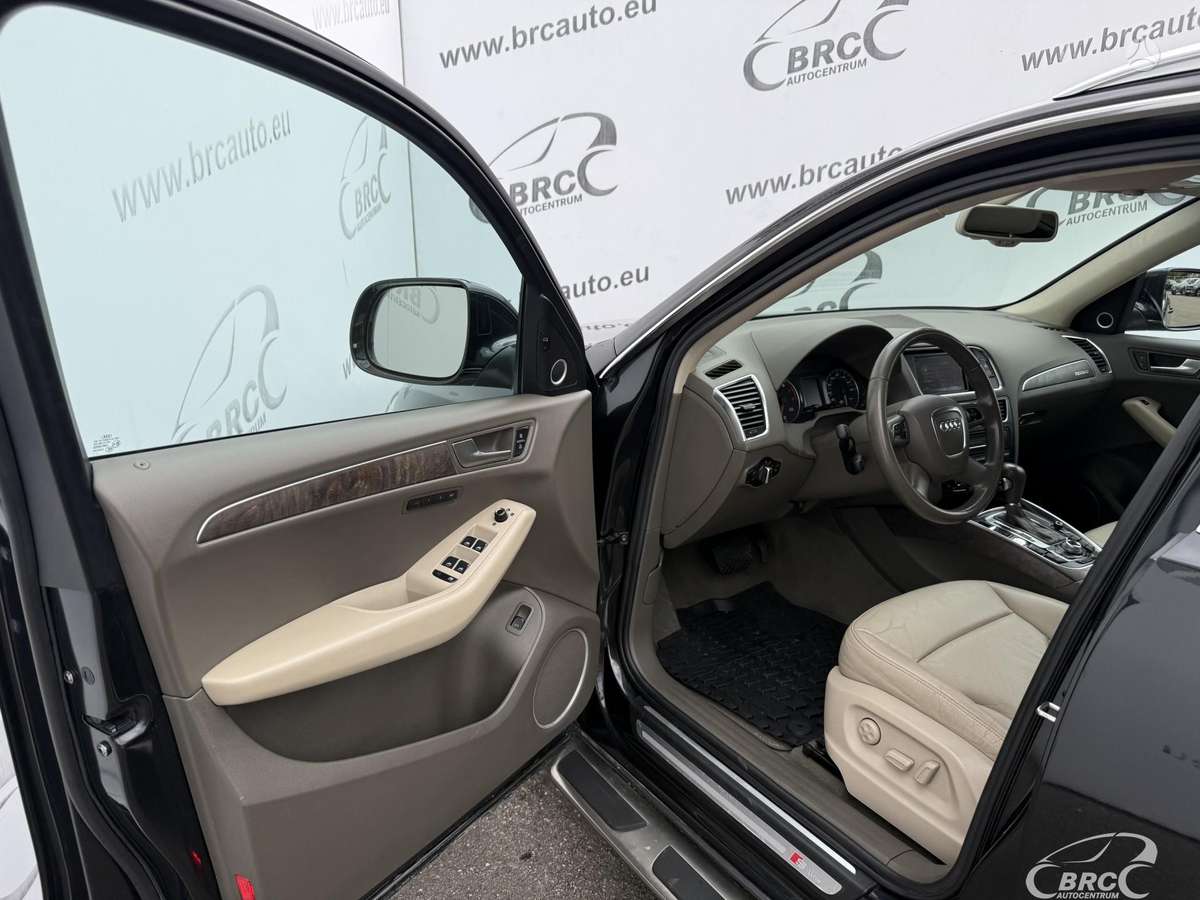 Audi Q5, 3.2 l., Внедорожник / Кроссовер