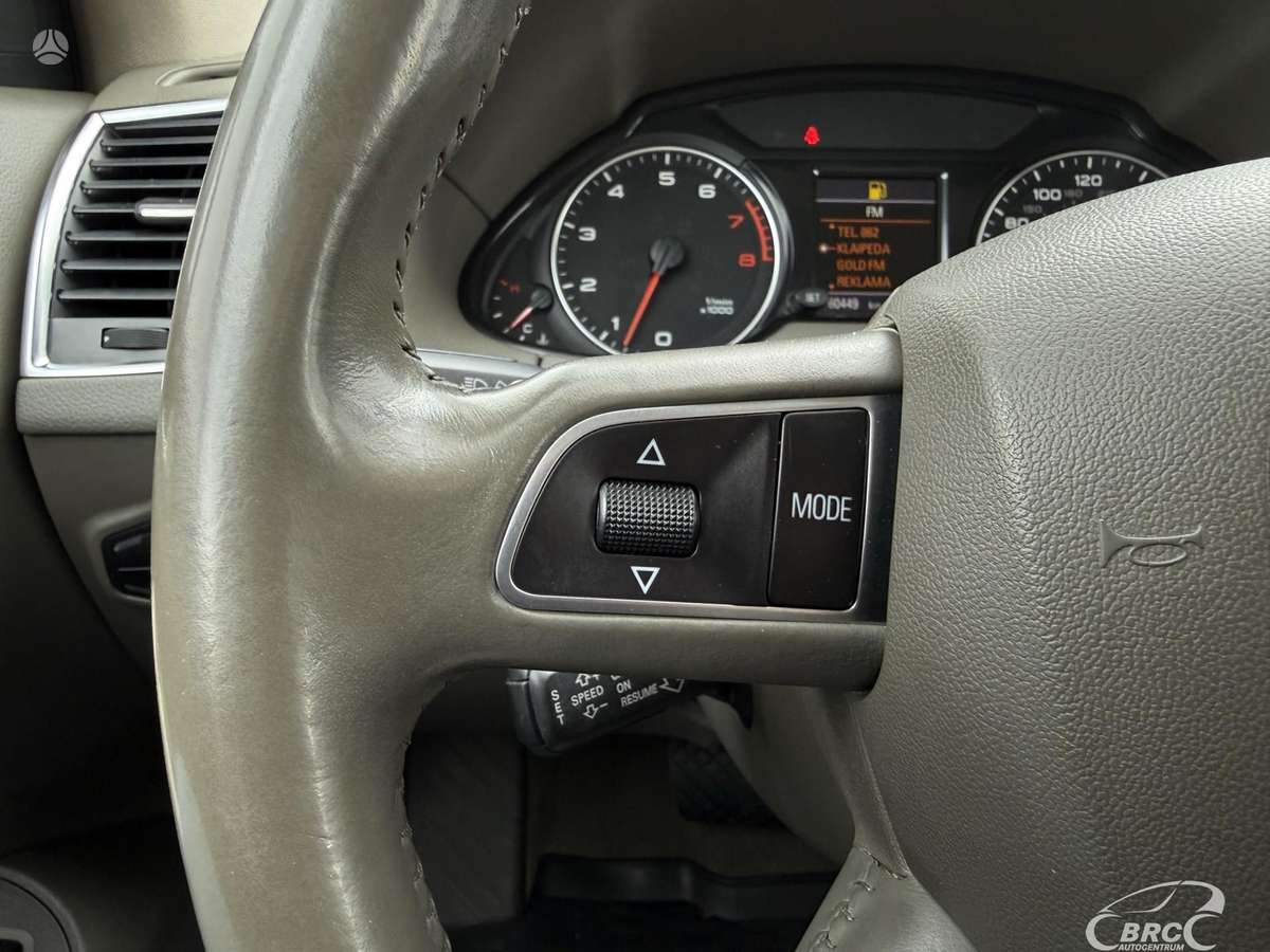 Audi Q5, 3.2 l., off-road / crossover