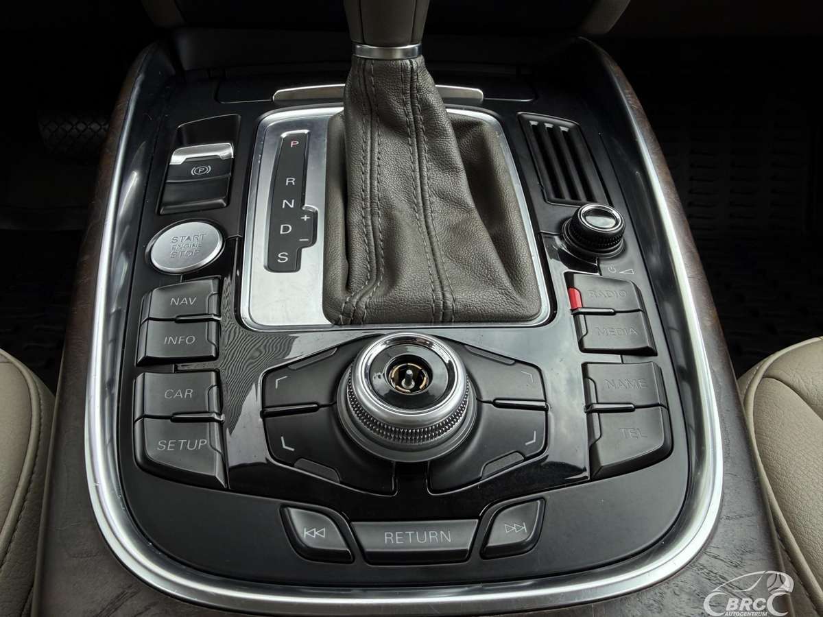 Audi Q5, 3.2 l., Внедорожник / Кроссовер