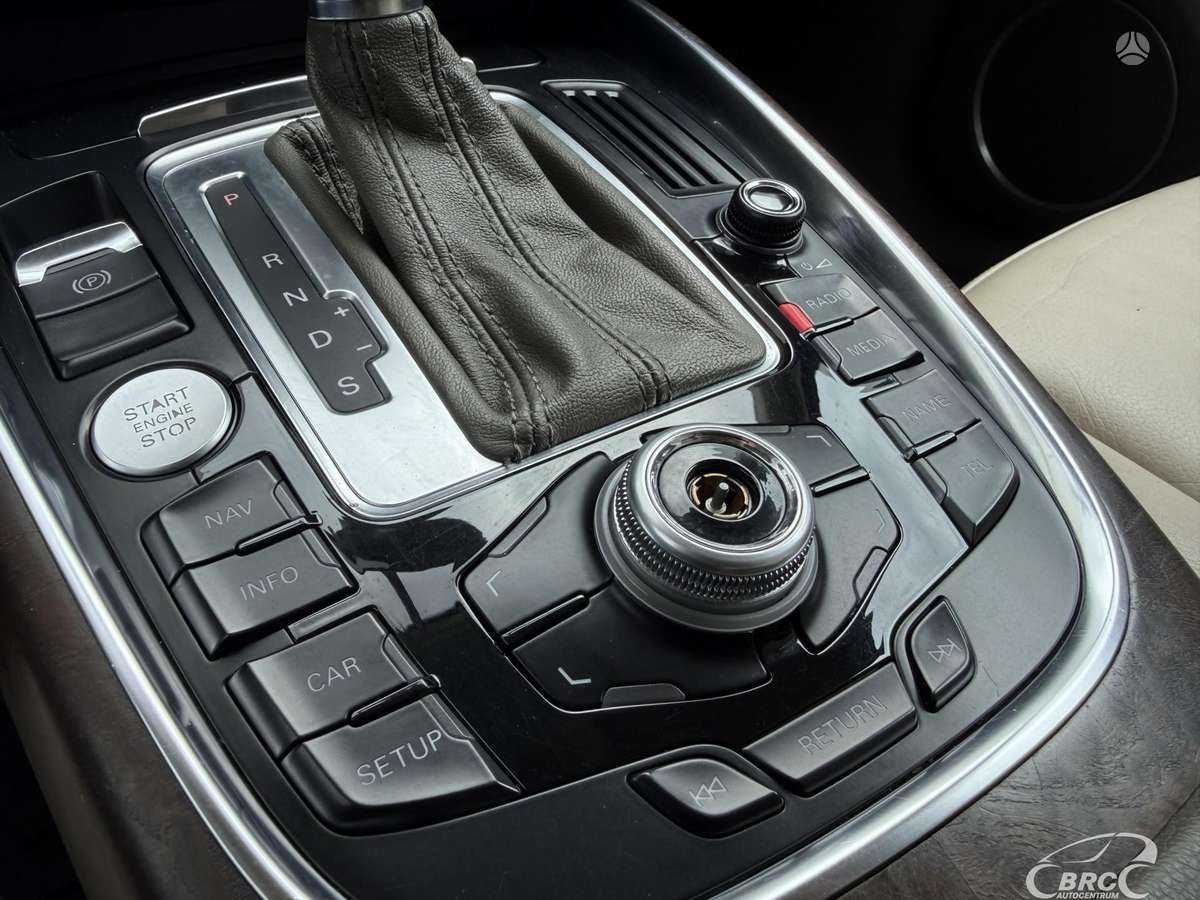 Audi Q5, 3.2 l., Внедорожник / Кроссовер