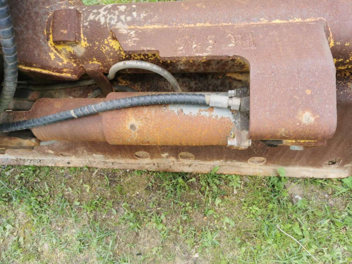 Atlas 225LC, kaušai