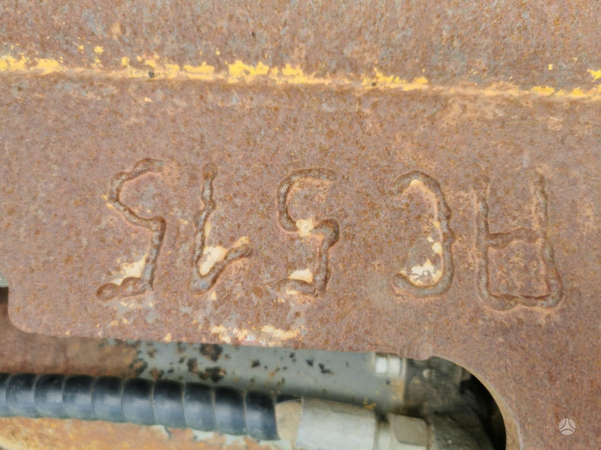 Atlas 225LC, kaušai