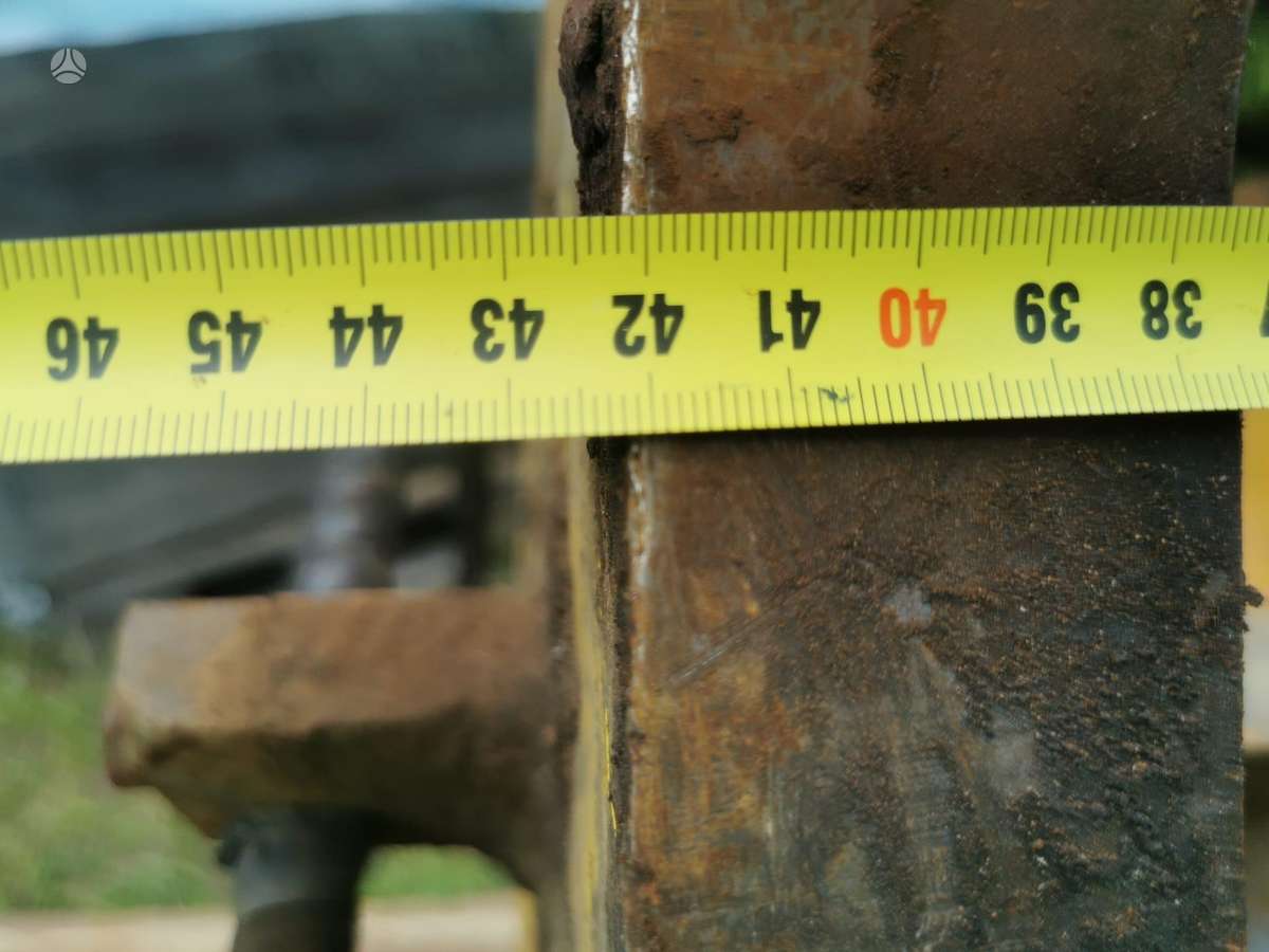 Atlas 225LC, kaušai
