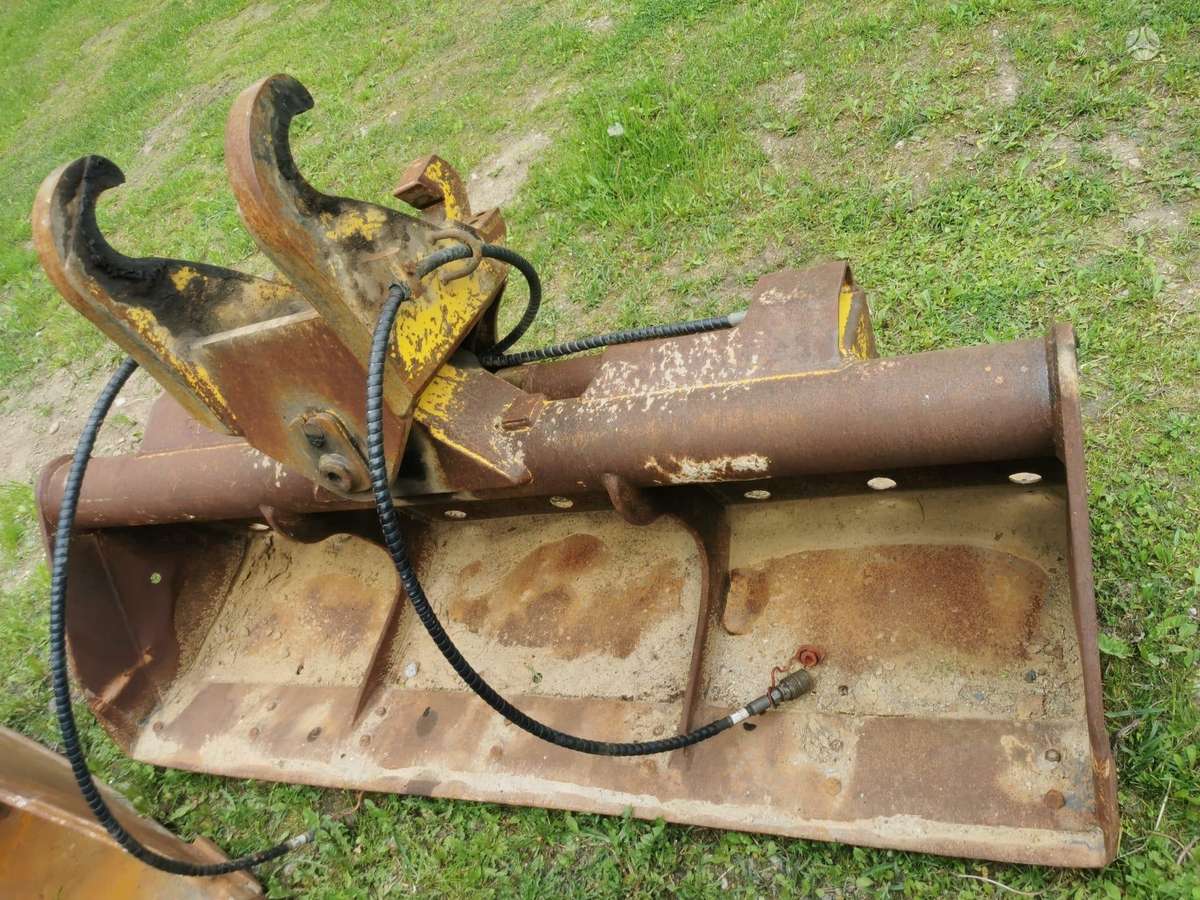 Atlas 225LC, kaušai