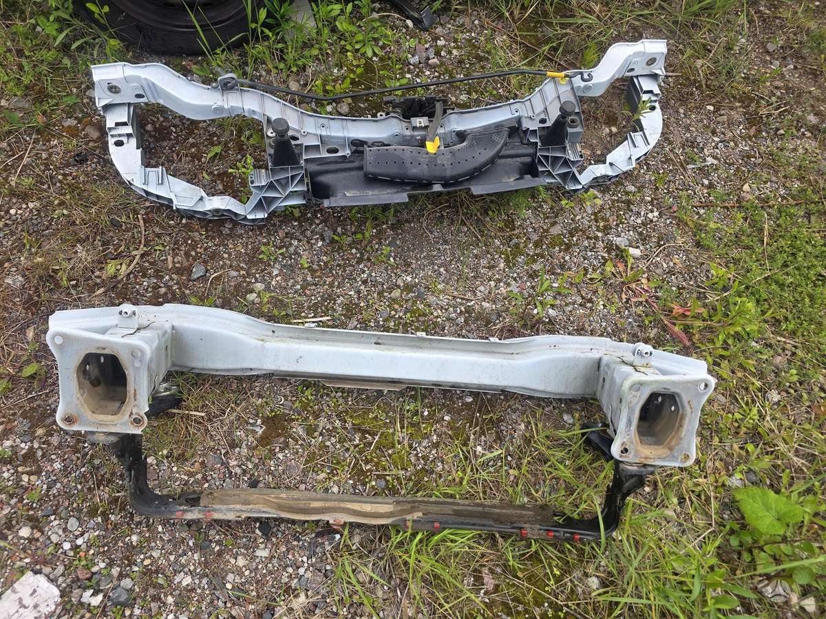 Ford C-MAX for parts. Dalimis nėra priekiniu sparnu ir durų priekiniu kel