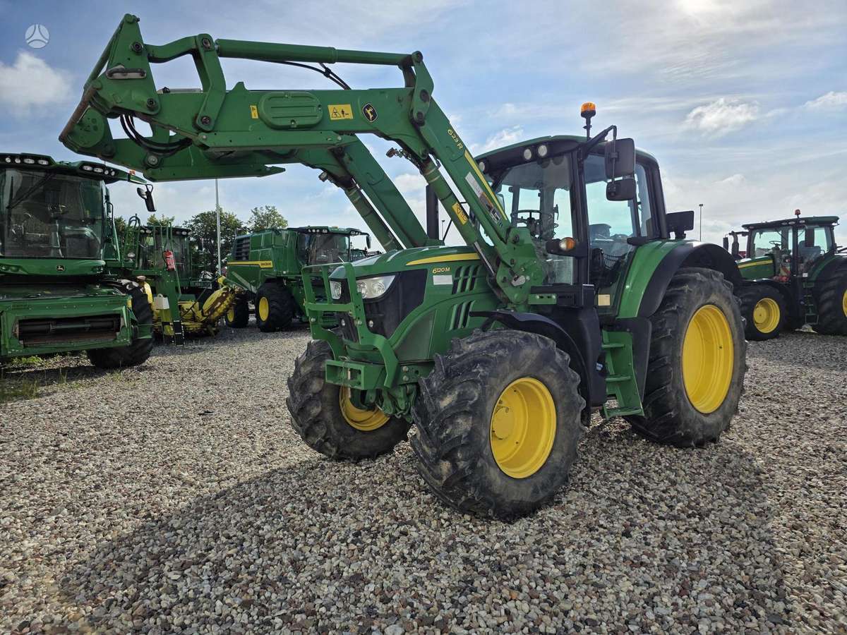 John Deere 6120M, traktoriai