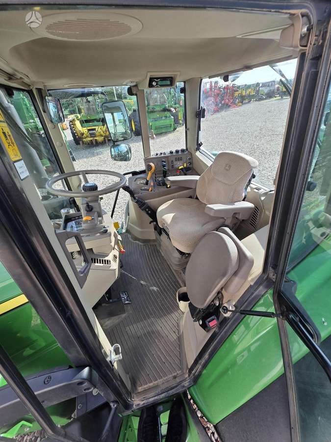 John Deere 6120M, traktoriai