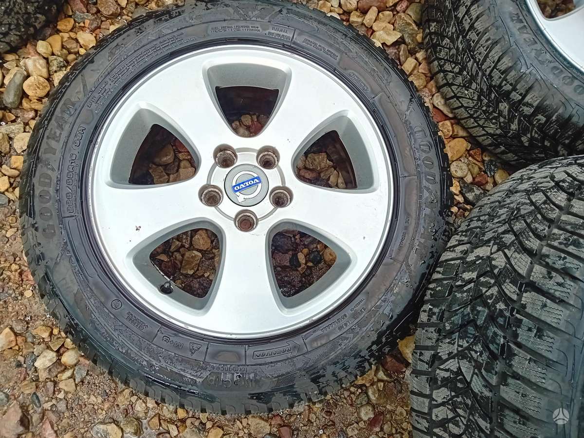 Volvo, lengvojo lydinio, R16