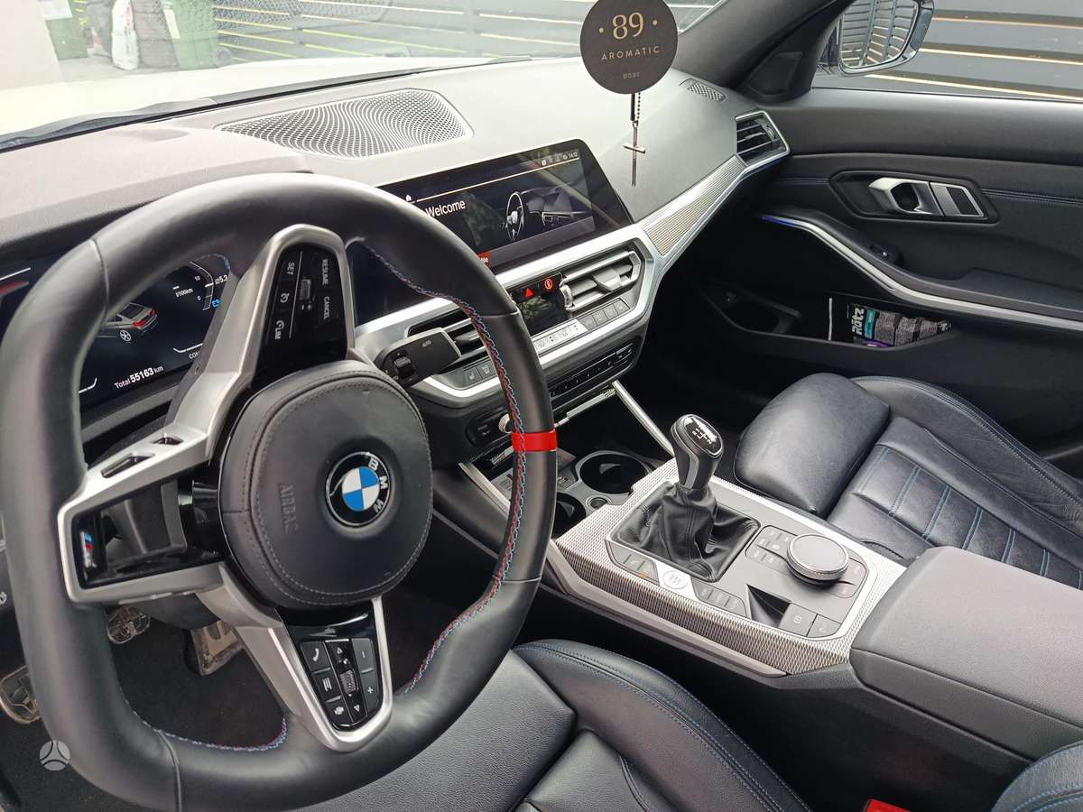 BMW 320, saloon / sedan