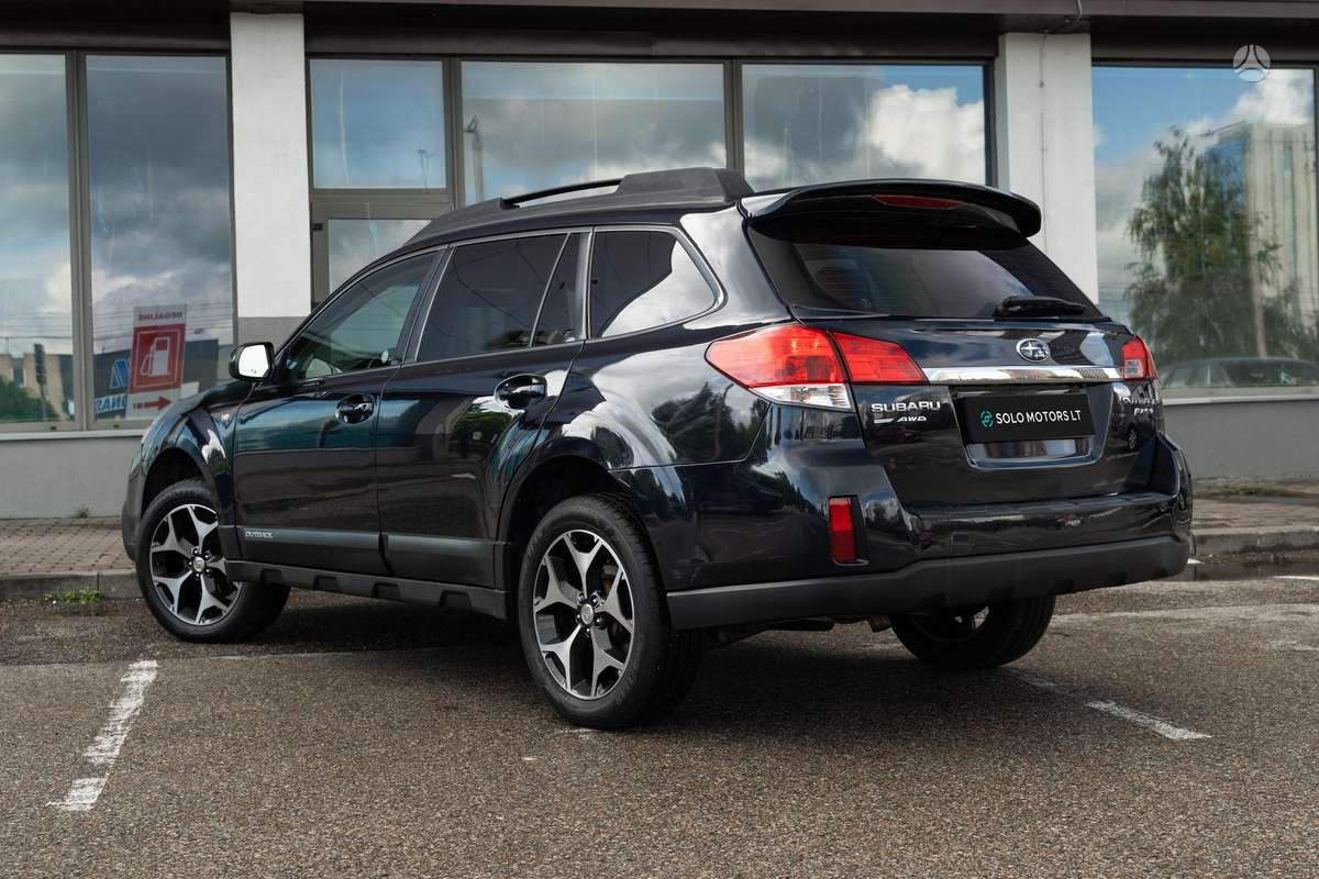 Subaru Outback, 2.5 l., off-road / crossover