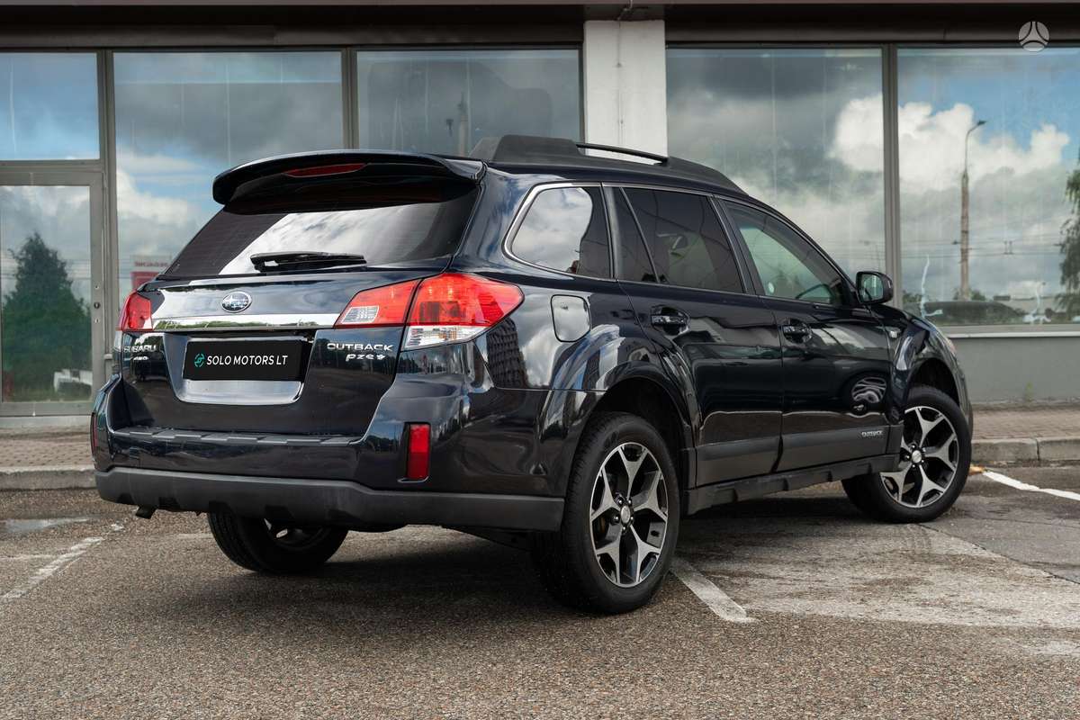 Subaru Outback, 2.5 l., off-road / crossover