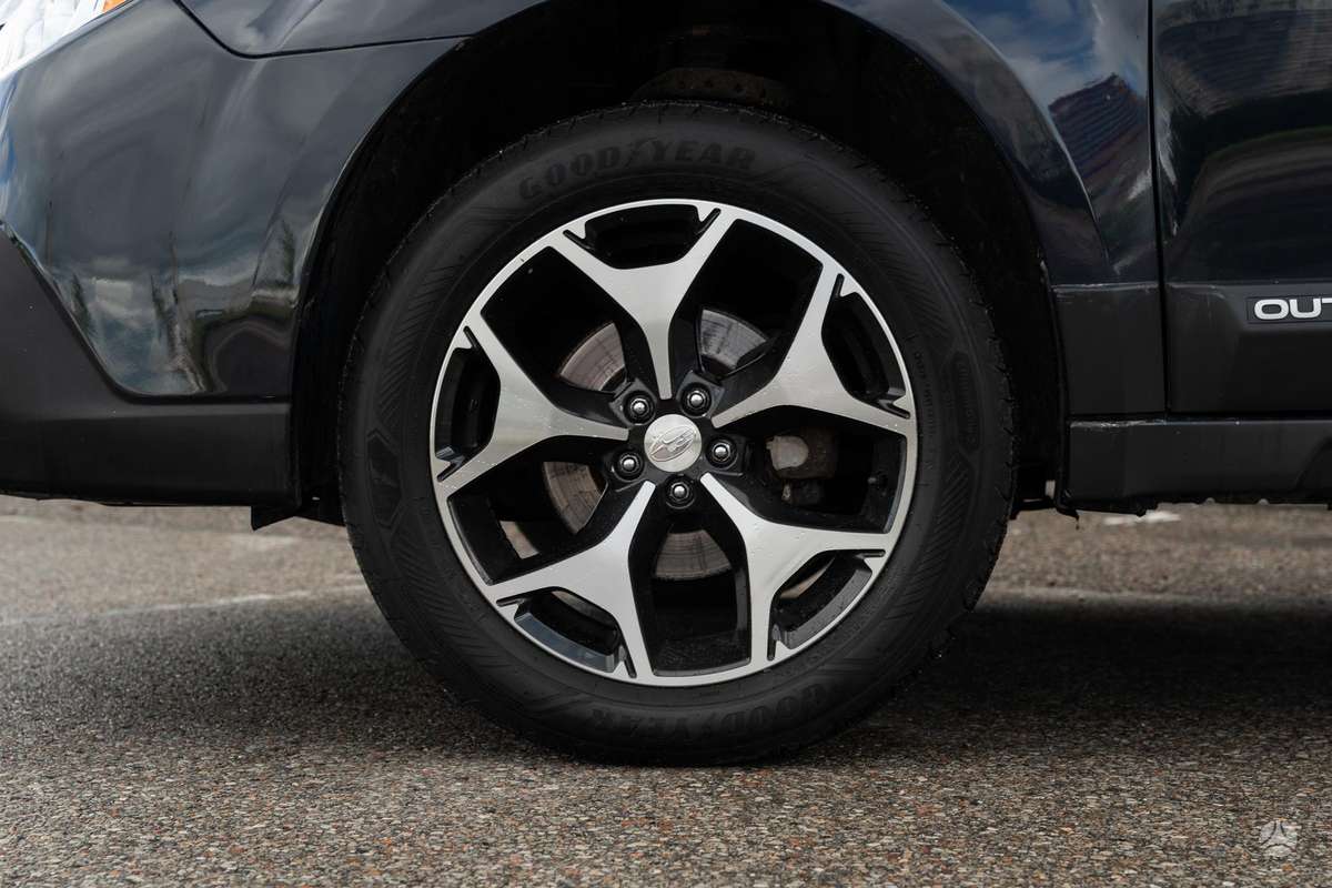 Subaru Outback, 2.5 l., off-road / crossover