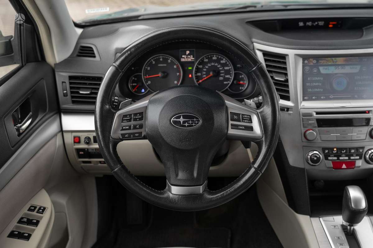 Subaru Outback, 2.5 l., off-road / crossover