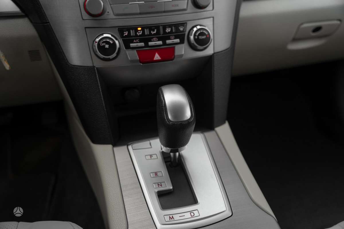 Subaru Outback, 2.5 l., off-road / crossover