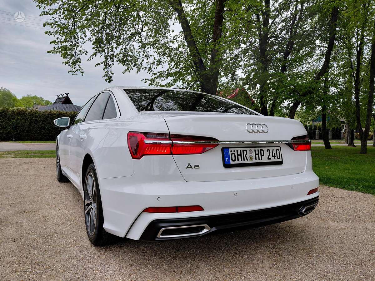 Audi A6, 2.0 l., Седан