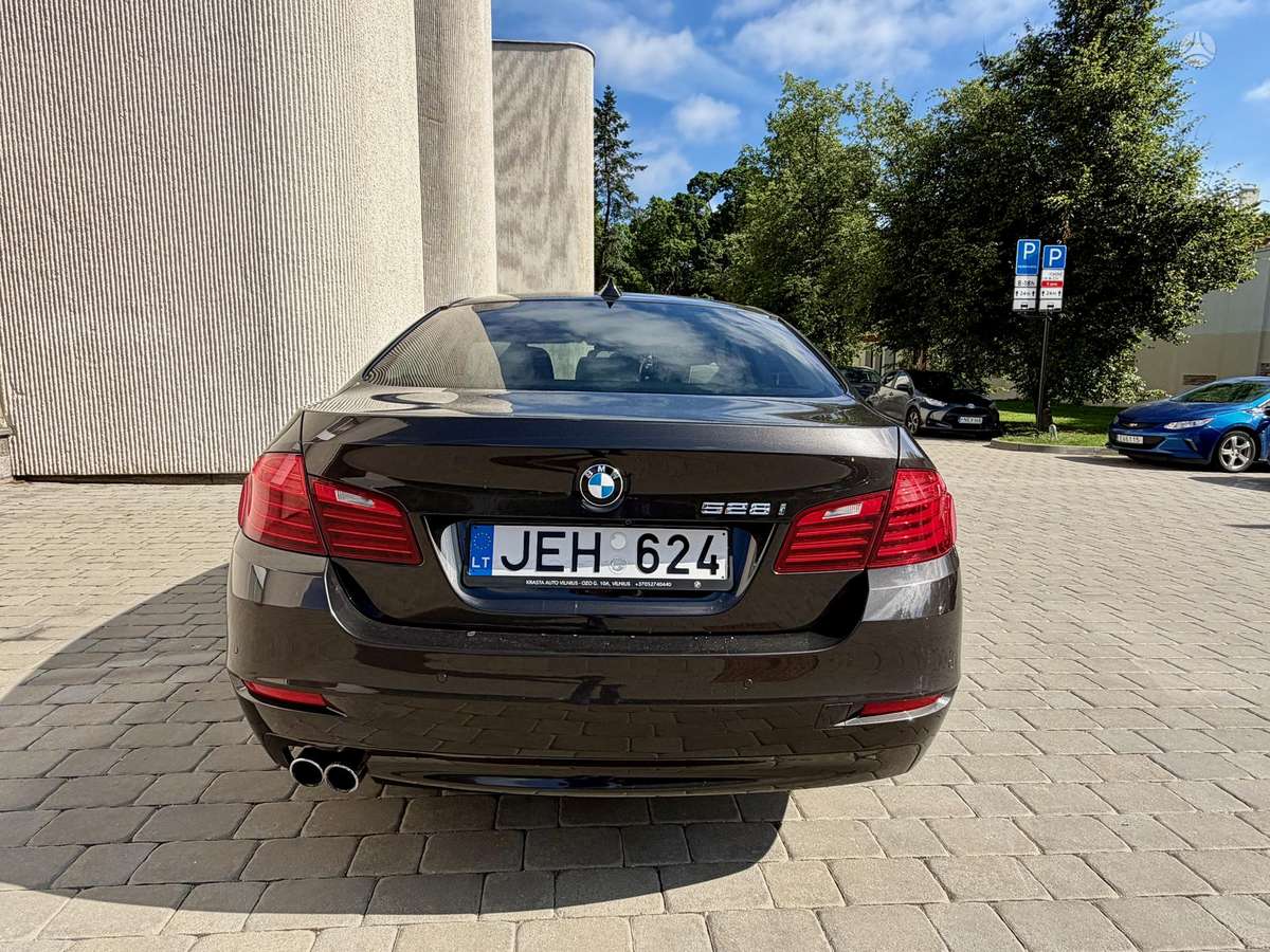 BMW 528, 2.0 l., Седан