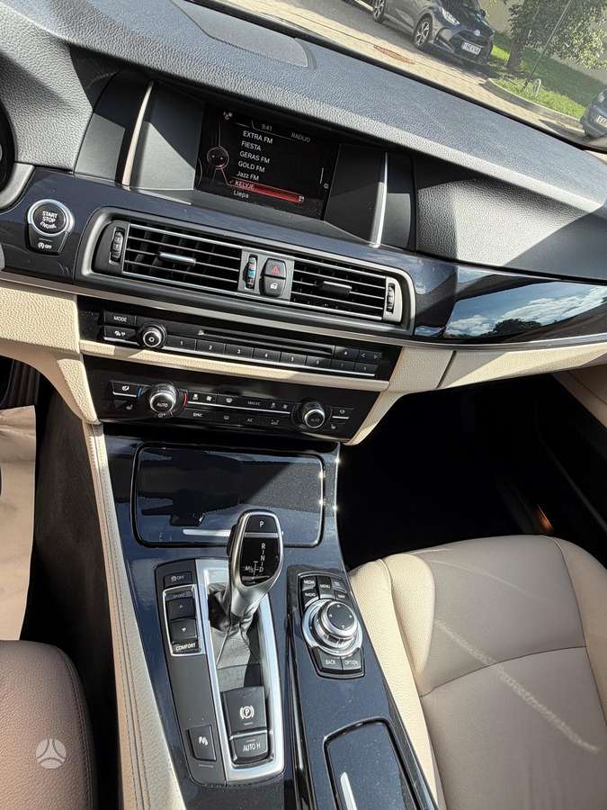 BMW 528, 2.0 l., Седан