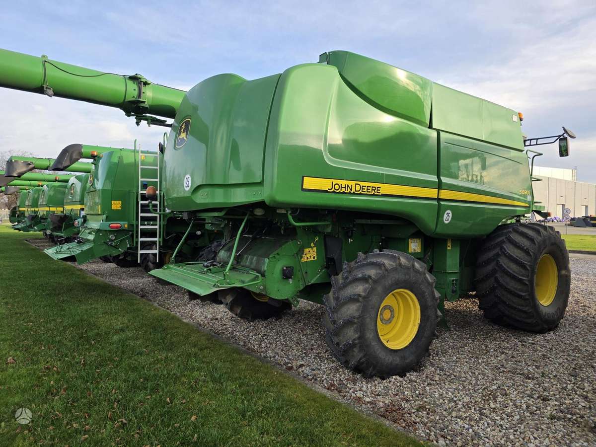 John Deere S690, kombaini