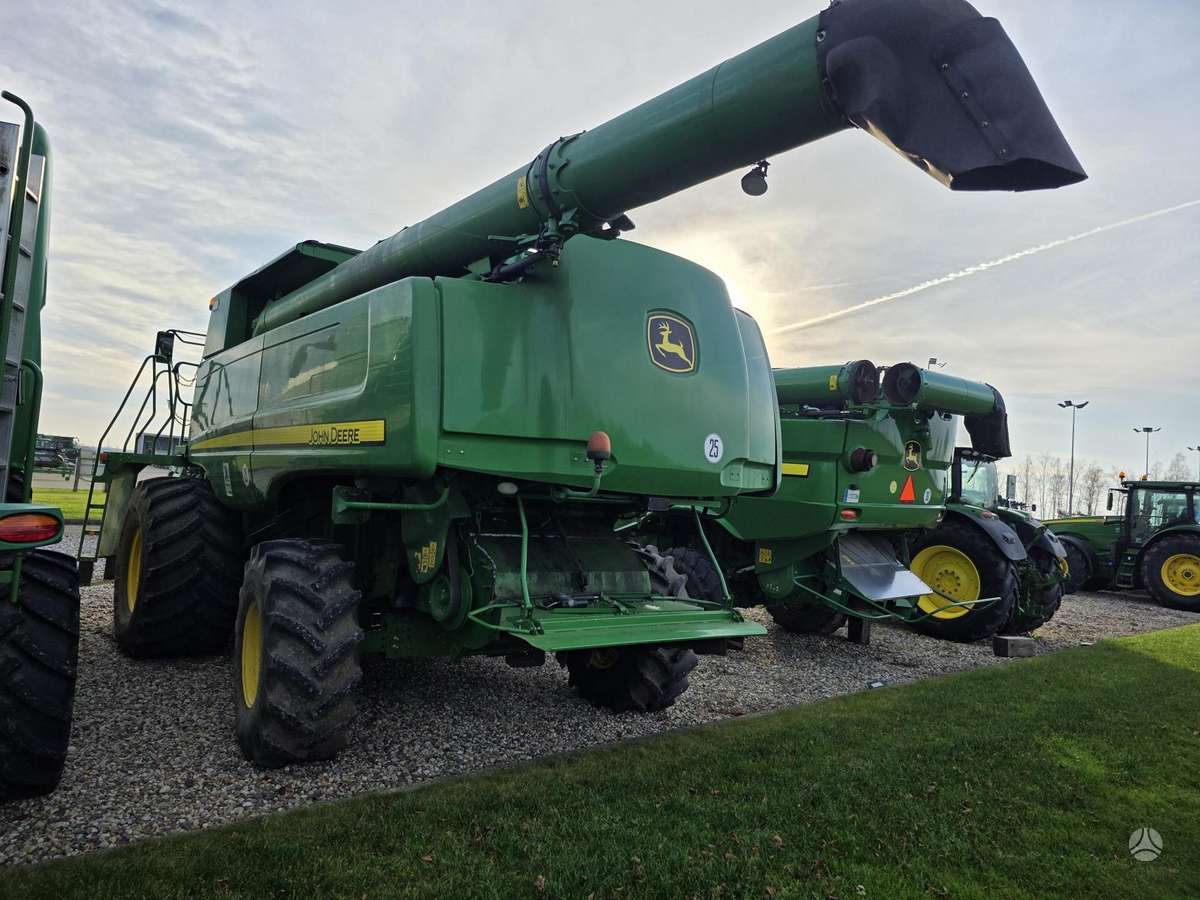 John Deere S690, kombaini