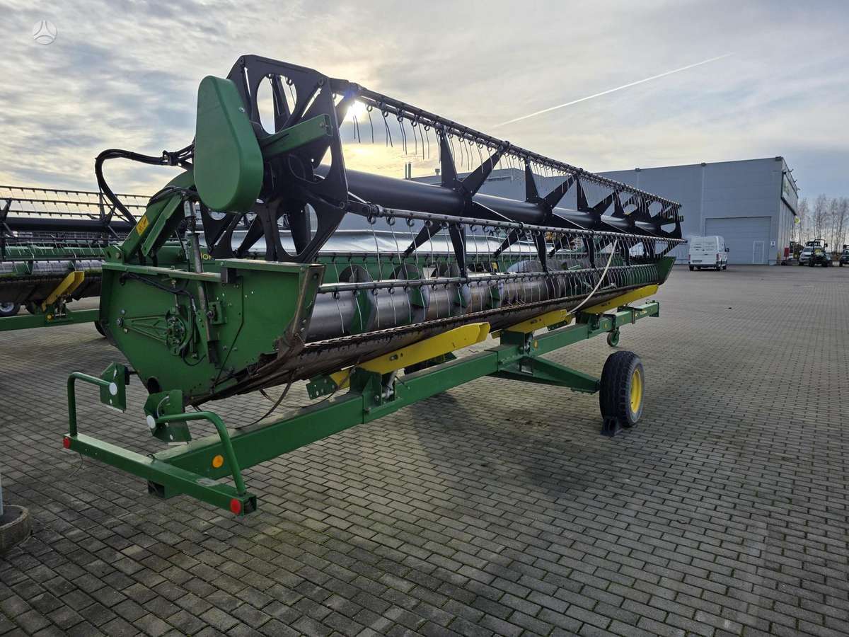 John Deere S690, kombaini
