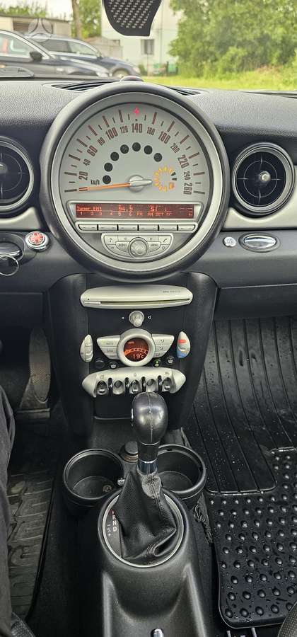 Mini Cooper, 1.6 l., hatchback