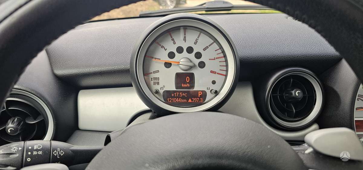 Mini Cooper, 1.6 l., hatchback
