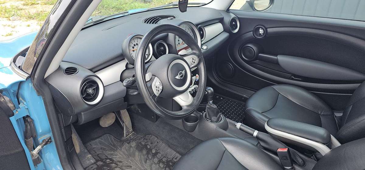 Mini Cooper, 1.6 l., hatchback
