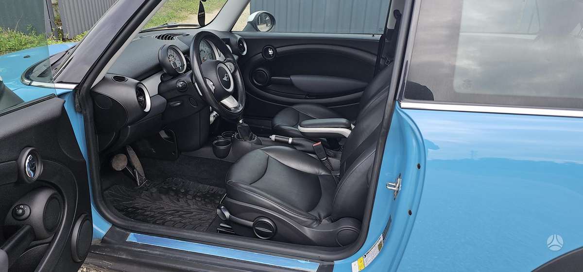 Mini Cooper, 1.6 l., hatchback