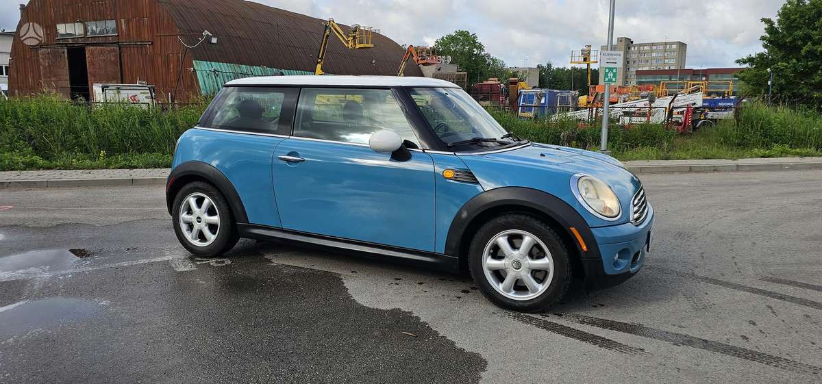 Mini Cooper, 1.6 l., hatchback