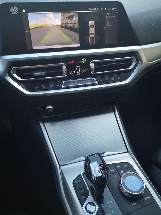 BMW 330, 2.0 l., Седан