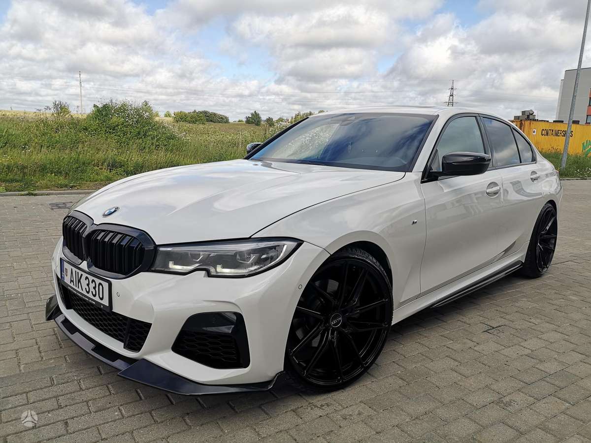 BMW 330, 2.0 l., Седан