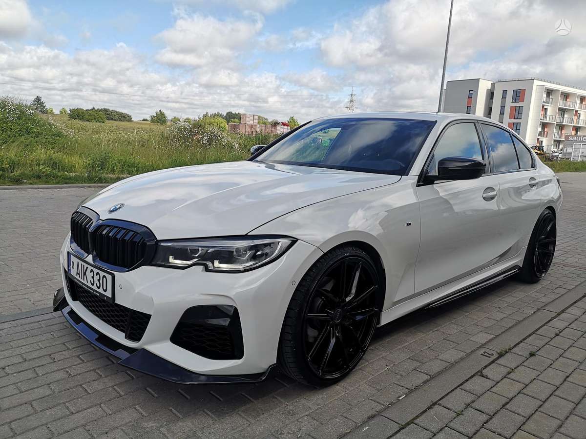 BMW 330, 2.0 l., Седан