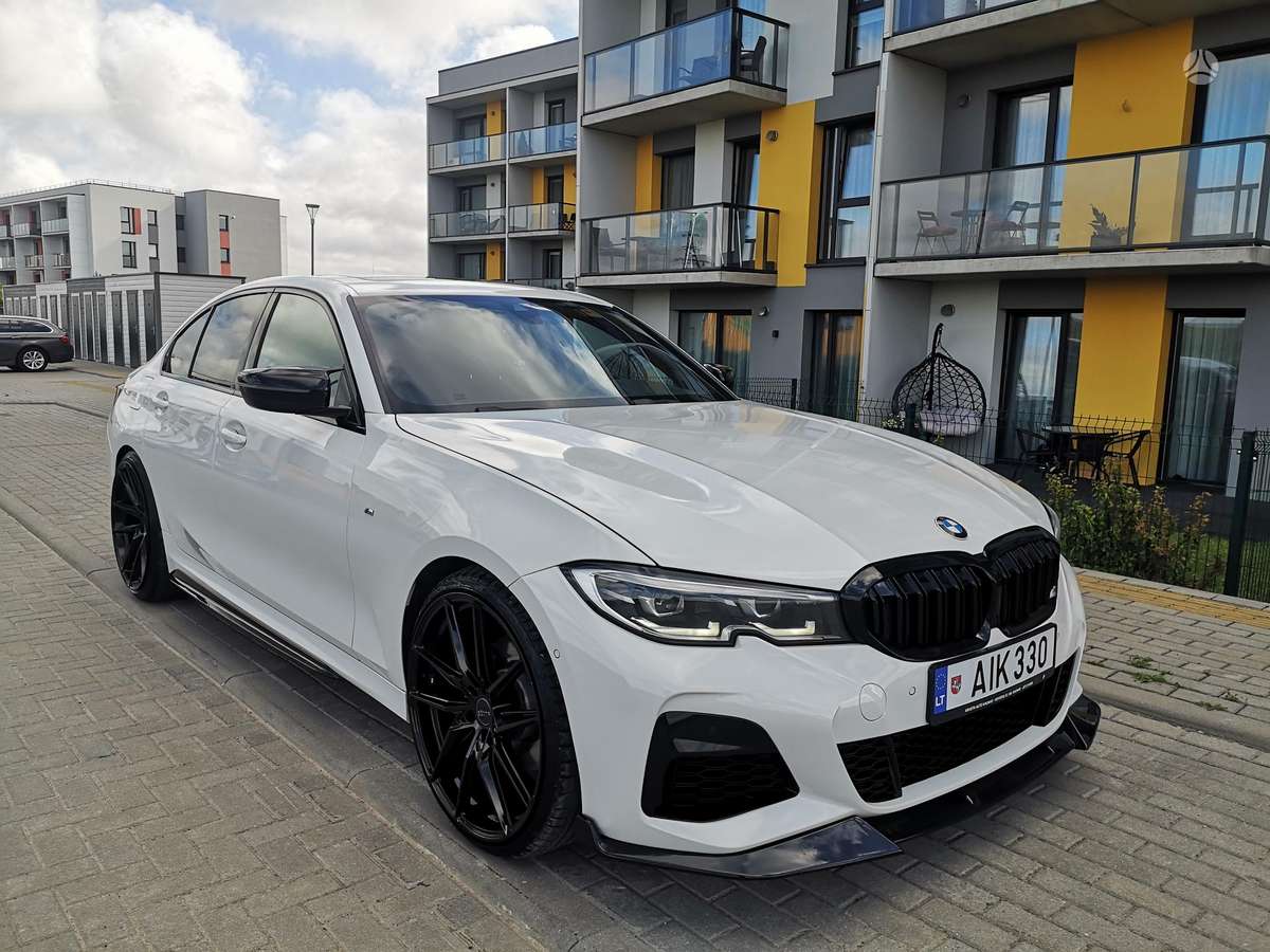 BMW 330, 2.0 l., Седан