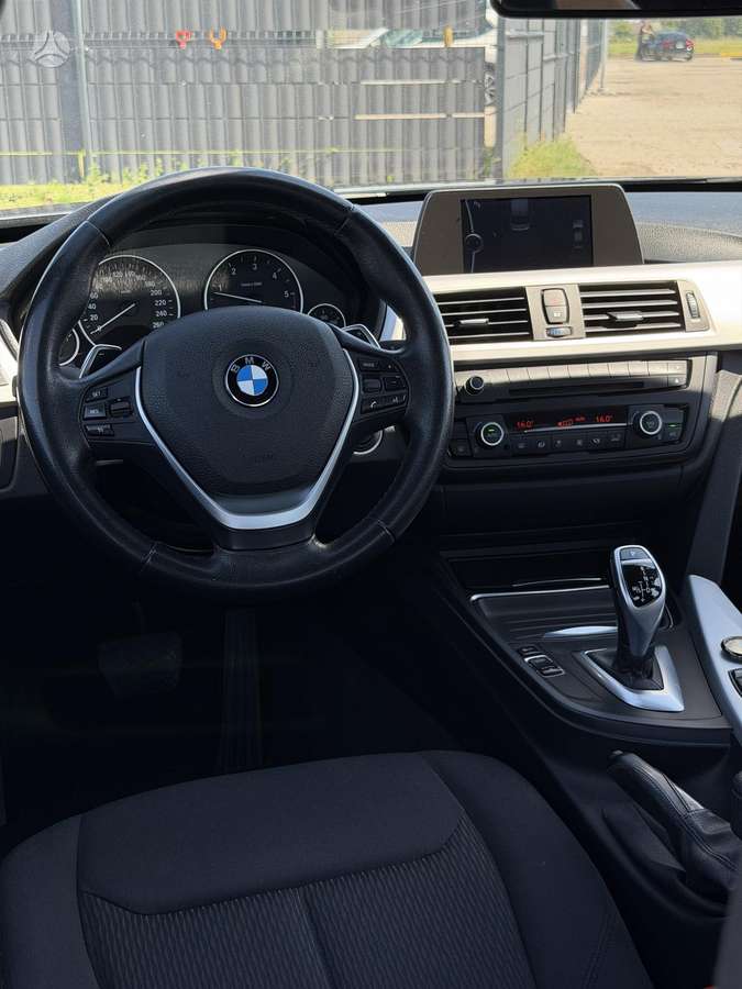 BMW 320, 2.0 l., Седан