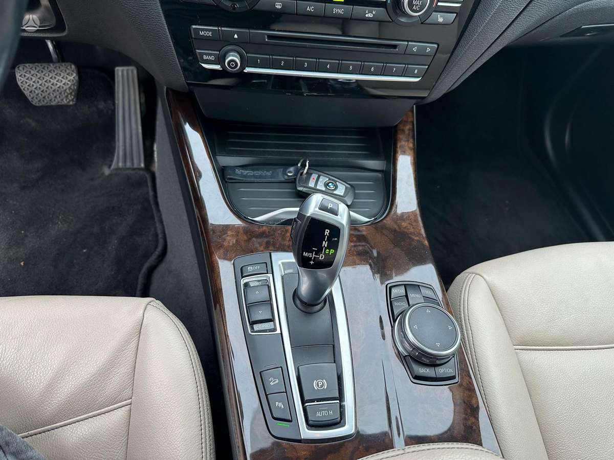 BMW X3, 2.0 l., off-road / crossover