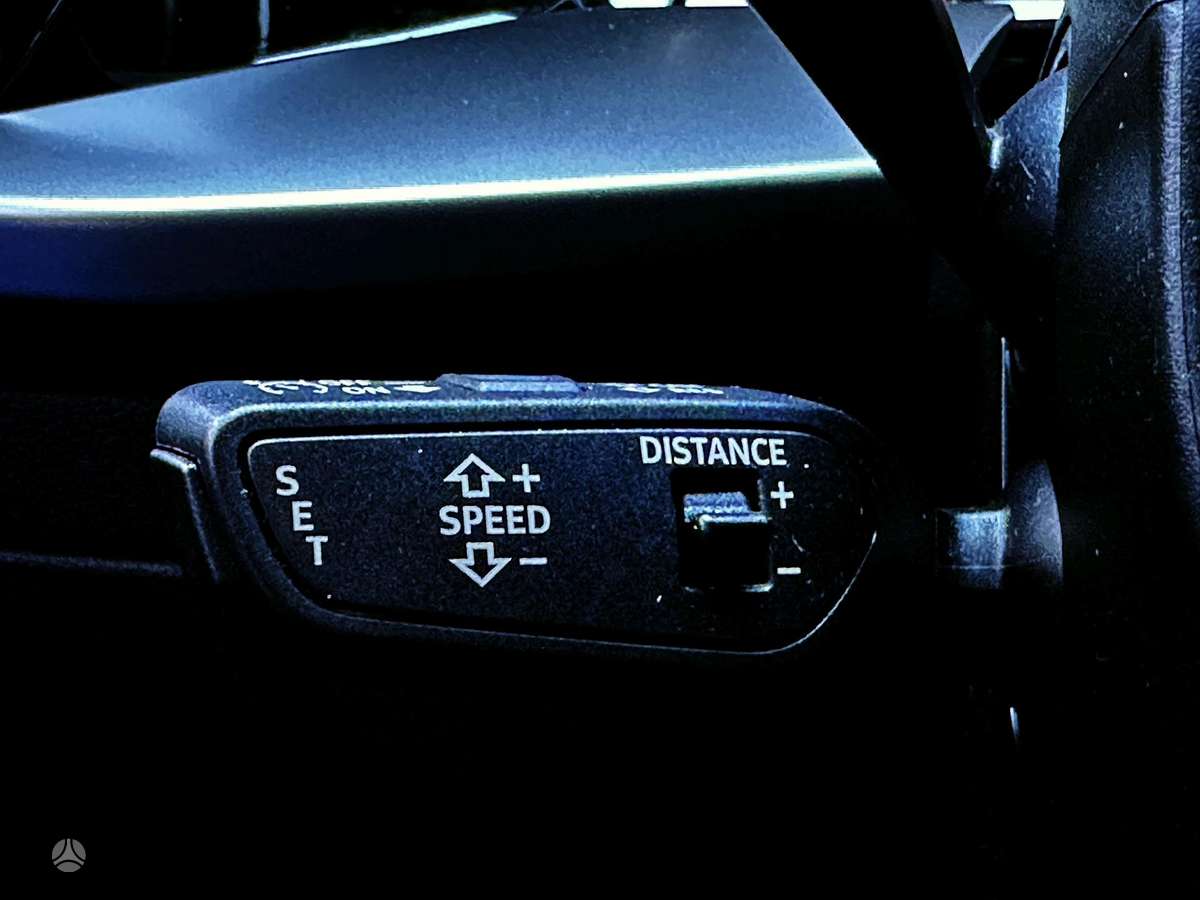 Audi A3, 1.0 l., Седан