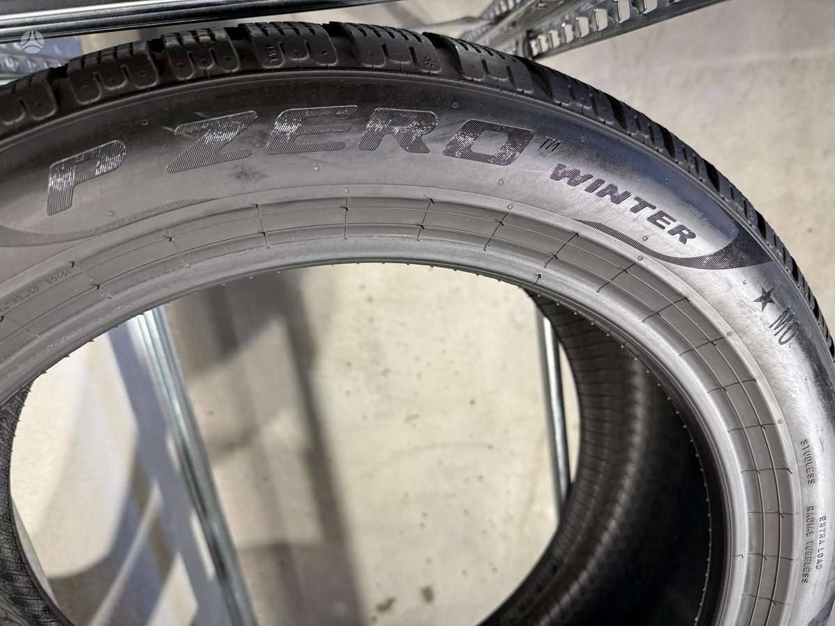 Pirelli PZero winter//2023m, winter 245/45 R19