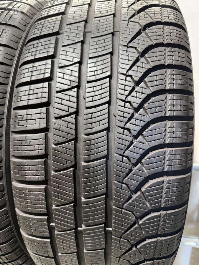 Pirelli Pzero winter//2024m, winter 245/45 R19