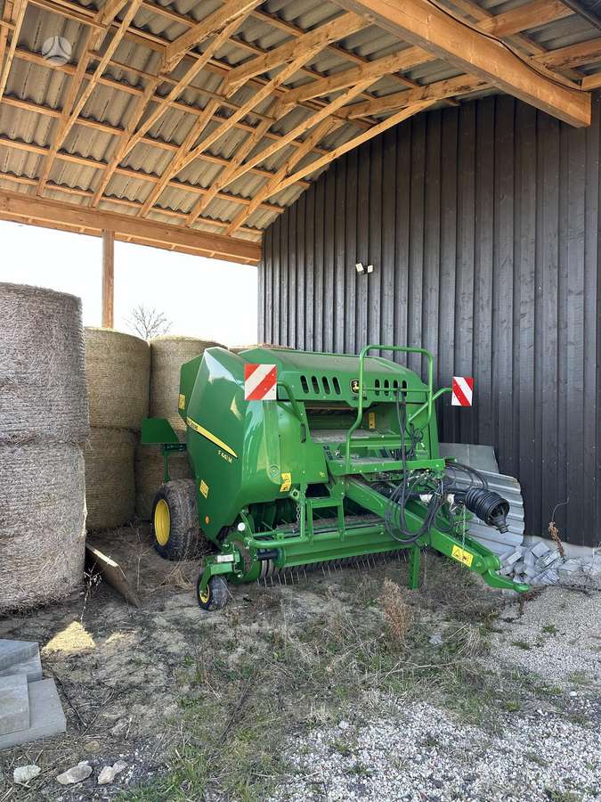 John Deere F441M, прессы