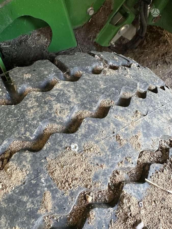 John Deere F441M, прессы