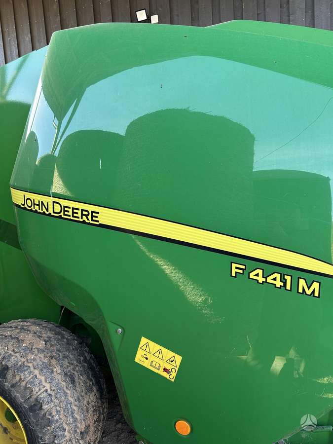John Deere F441M, прессы