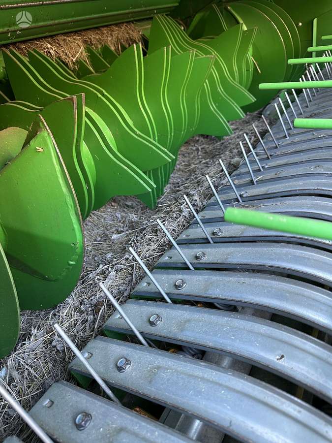 John Deere F441M, balers