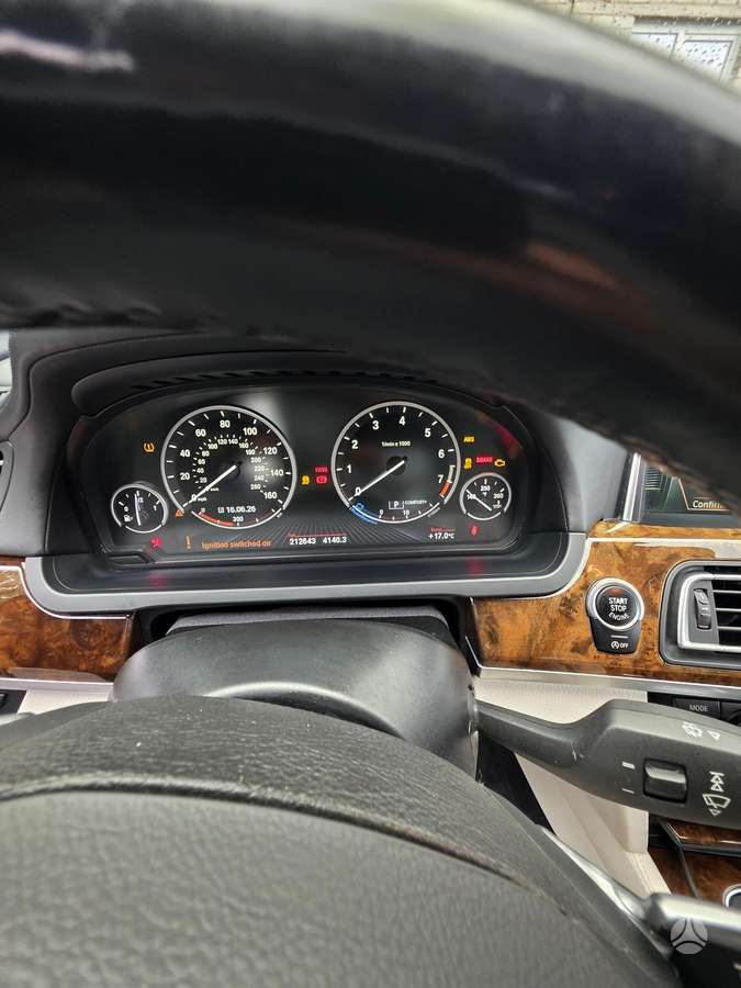 BMW 750, 4.4 l., Седан