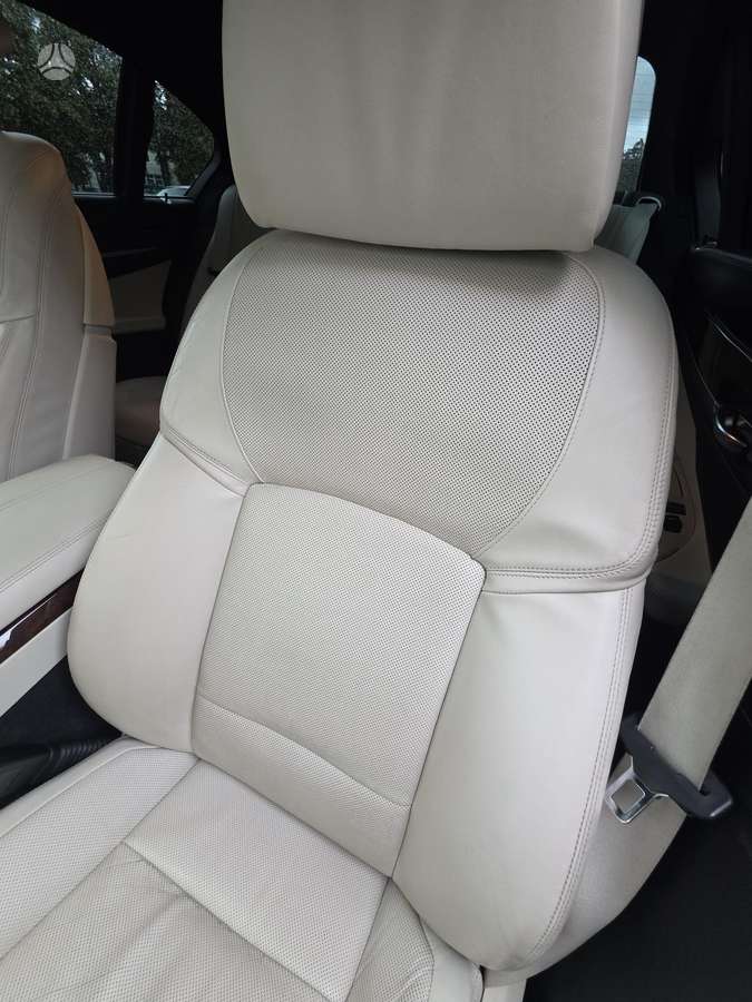 BMW 750, 4.4 l., Седан