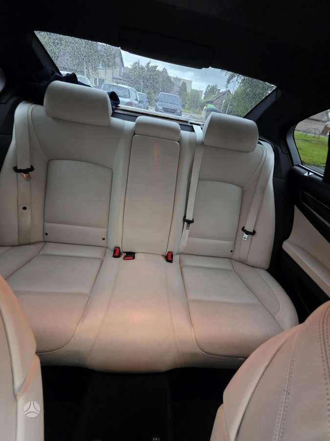BMW 750, 4.4 l., Седан
