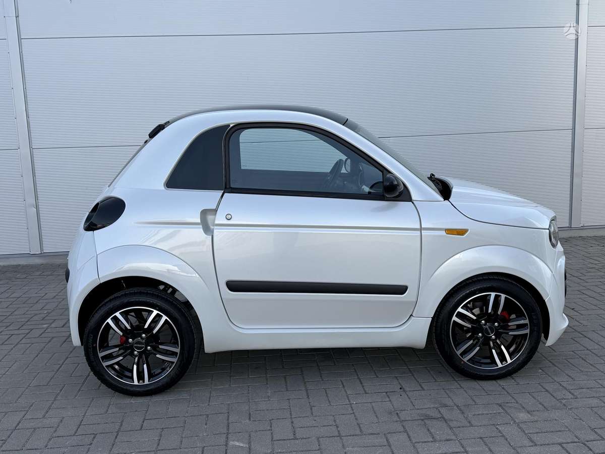 Microcar DUE, 0.5 l., Хэтчбек