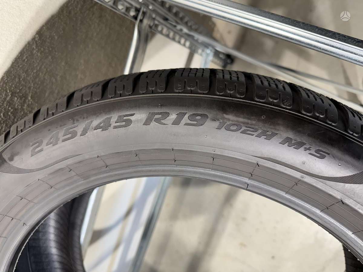 Pirelli PZero winter//2024m, winter 245/45 R19