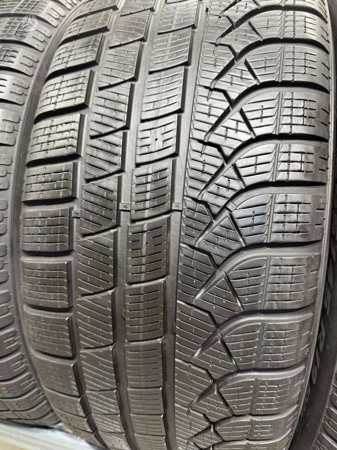 Pirelli PZero winter//2024m, winter 245/45 R19